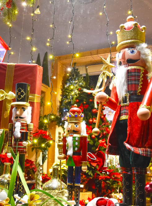 Noël à Beaulieu-sur-Mer : Des Casses-Noisette en vitrine