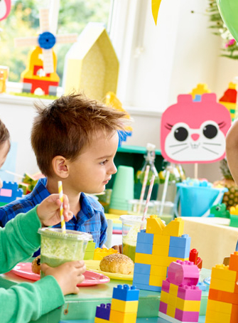 Organisez un anniversaire sur le thème LEGO