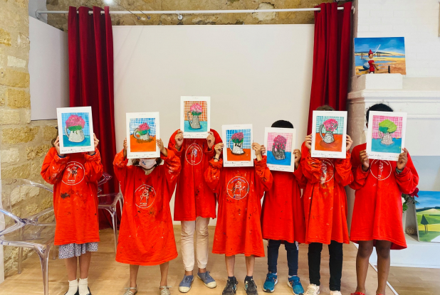 La Petite Académie Bordeaux : enfants avec des dessins