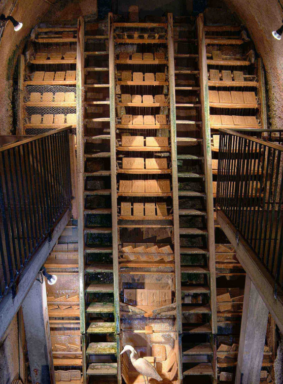 Fontaines Pétrifiantes de Saint-Nectaire - Échelle