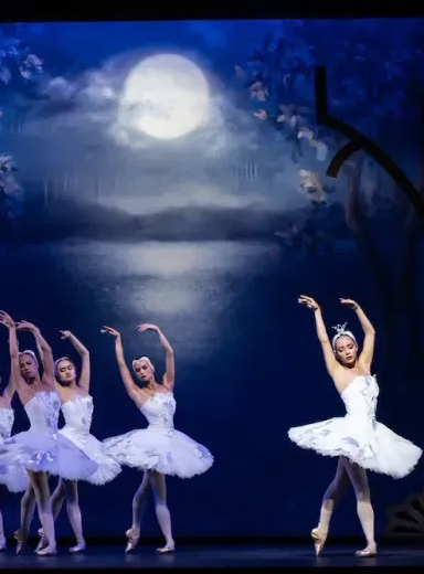 Mon Premier Lac des Cygnes : en 2024 au Mogador