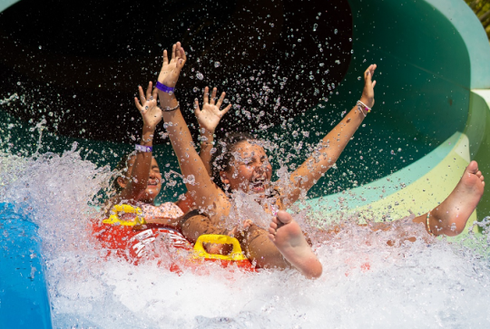 Aqualand Fréjus : Arrivée en bas d'un toboggan