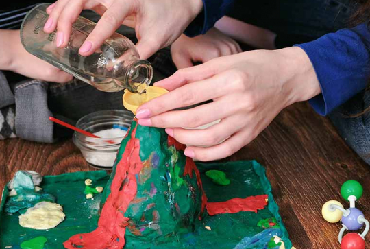 Expériences scientifiques : le fonctionnement des volcans