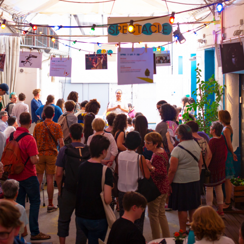 Accueil au Festival Brut de Fabrique