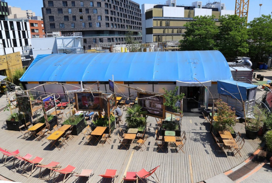 Le Cirque électrique - Restaurant Le Nouveau Tigre et sa terrasse