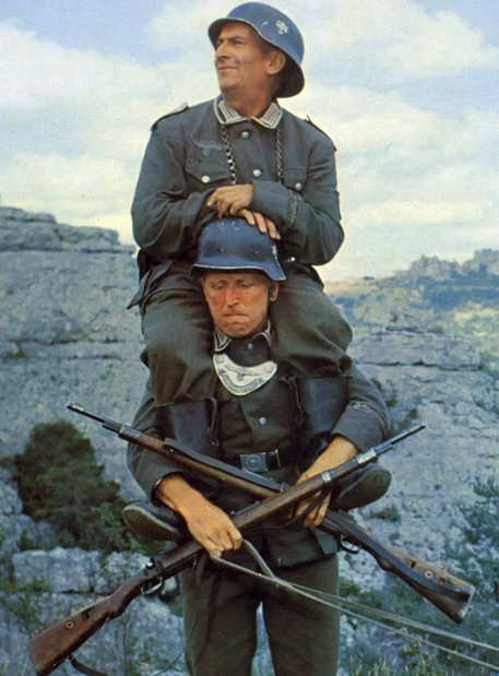 La Grande Vadrouille : De Funès sur les épaules de Bourvil