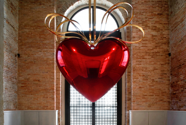 Exposition "Jeff Koons Mucem" : Hanging Heart, à voir avec les enfants