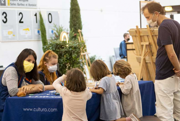 Le Monde Nouveau - stand cultura