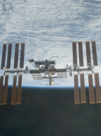 Lune et comètes, station spatiale