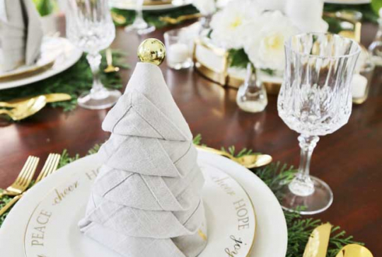 La serviette en forme de sapin