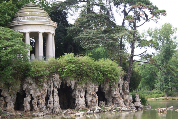 Bois de Vincennes : kiosque romantique et la grotte de l’île de Reuilly du lac Daumesnil