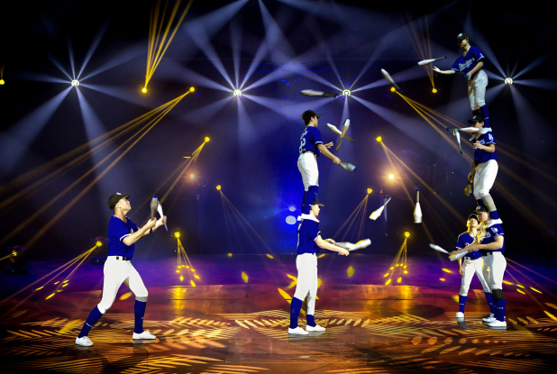 Cirque Phénix Les Jeux du Cirque - jongle et voltige