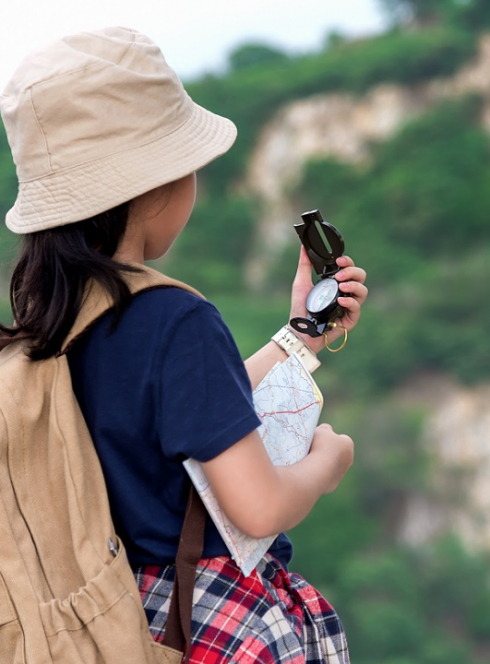 my Explore Bag : petite fille qui part à l'éventure