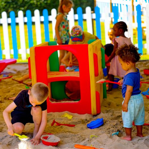 Tourcoing Plage : Espace de loisirs pour les tout-petits, bac à sable