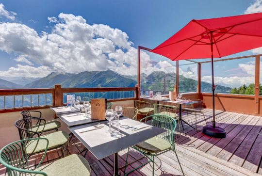 I.L.Y Hôtel La Rosière - déjeuner en terrasse