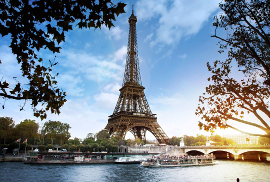 Bateaux Parisiens : croisières en famille sur la Seine