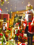 Noël à Beaulieu-sur-Mer : Des Casses-Noisette en vitrine