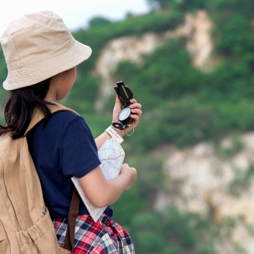 my Explore Bag : petite fille qui part à l'éventure