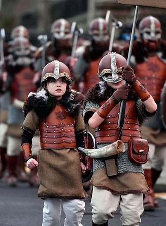 LEC - séjours linguistiques : enfants costumés