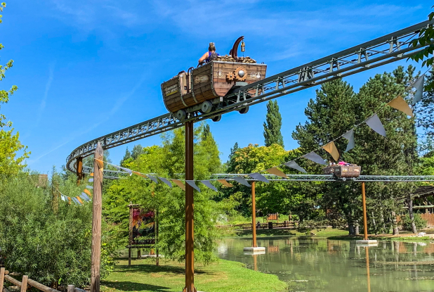 Walibi Rhône-Alpes - train de la mine