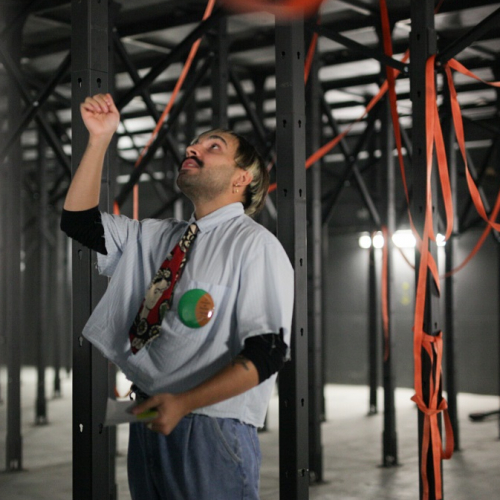 Jeu de piste à La Comédie : Un homme sous le plateau du théâtre