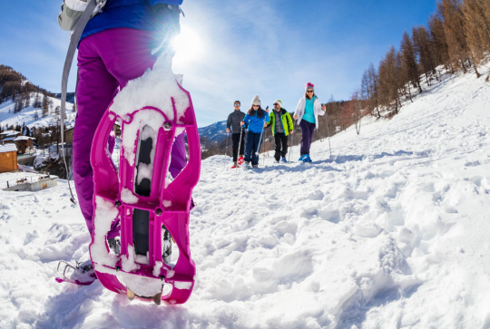 Le Val d’Allos en famille - balade en raquettes dans les grands espaces