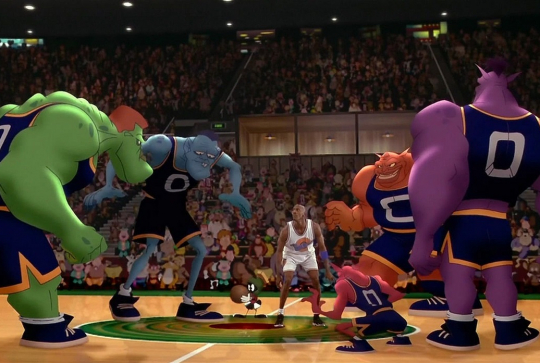 Space Jam : Joueur de basketball au milieu de personnages cartoon
