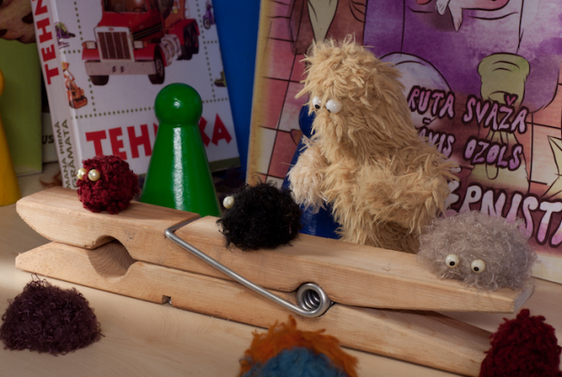 Le Grain de poussière : épingle