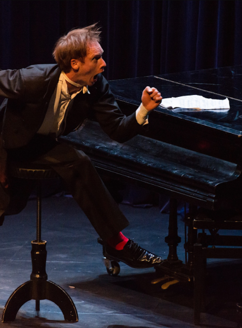 The Pianist - Circo Aereo
