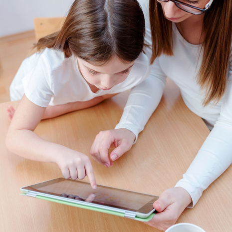 Fake news : comment décrypter l'info avec vos enfants ?