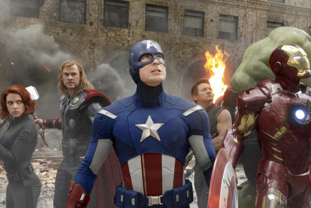 Avengers (2012) : Thor, Hawkeye, Black Widow, Hulk, Captain America, Iron Man