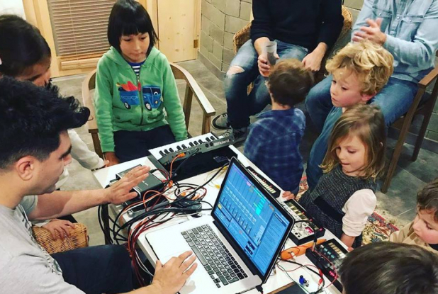 Müca Özer - Atelier MAO pour enfants