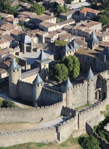 Château et remparts de la Cité de Carcassonne en famille