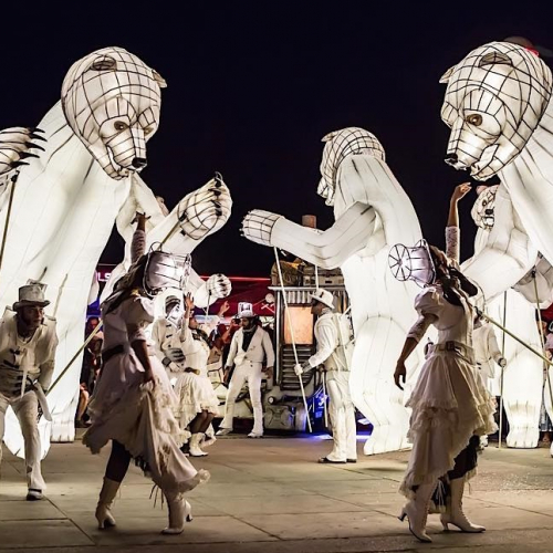 Décines s'illumine pour Noël : Grandes marionnettes illuminées
