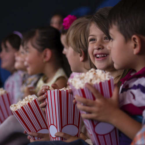Les enfants au cinéma.