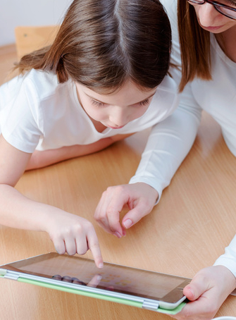 Fake news : comment décrypter l'info avec vos enfants ?