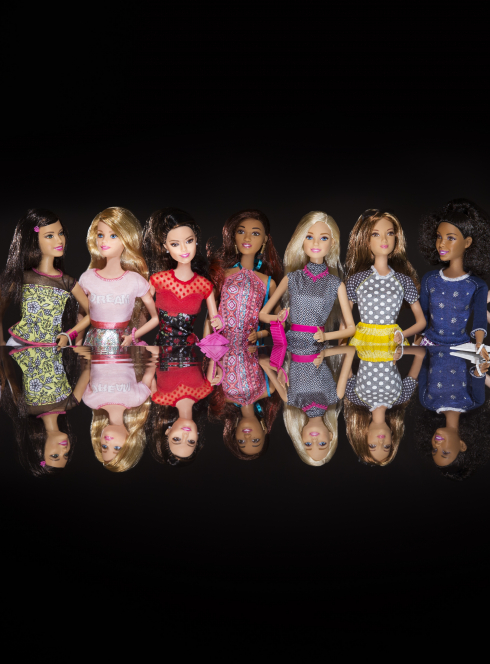 Barbie sublimée par 13 créateurs et Studio Harcourt Paris