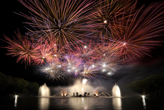 Grandes eaux nocturnes à Versailles - Feux d'artifice