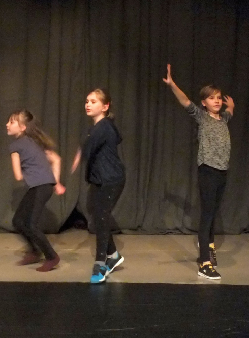 Des enfants en stage au Théâtre du Tambourin