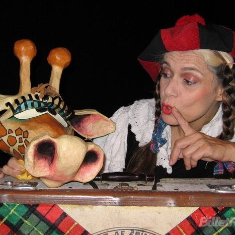 L'hippopotame amoureux de la girafe