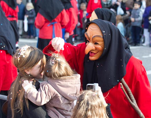 Une sorcière au carnaval