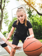 Lille, Terre de Jeux : filles jouent au basket