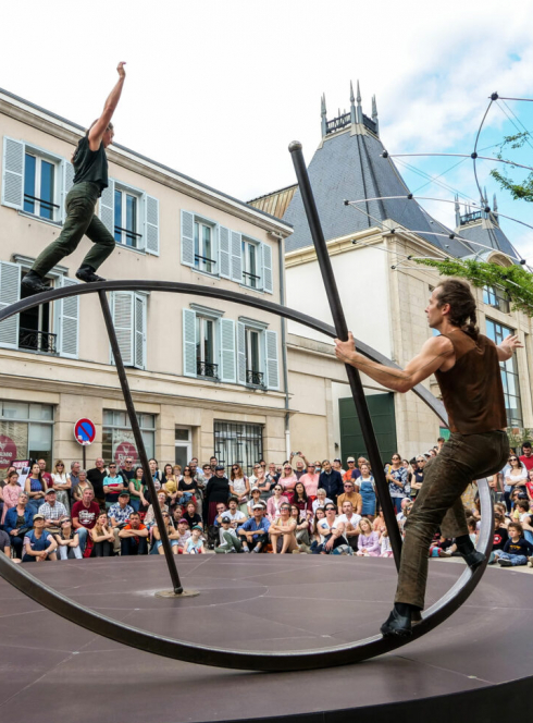 Ay Roop Temps fort cirque