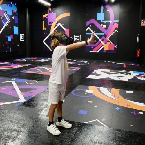 Eclipso : visite virtuelle d'un garçon