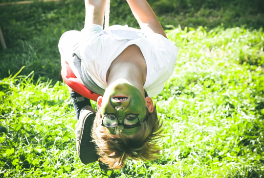 Rock en Seine : une balançoire au Mini Rock