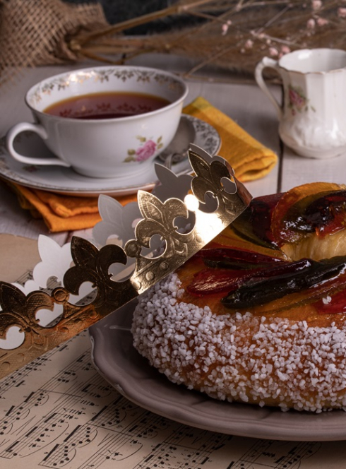 Épiphanie : Brioche des rois avec des fruits dessus