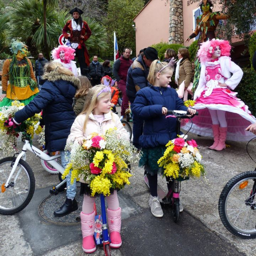 Carnaval et vélos fleuris à Èze