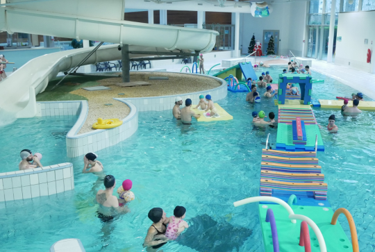 Centre Aquatique Neptunia : Bassin pour les parents et les tout-petits