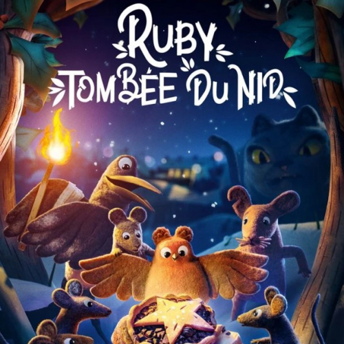 Ruby tombée du nid : Un petit oiseau entouré de souris