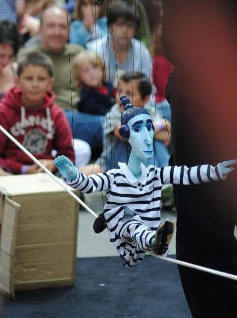 The Box - Cie La Salamandre